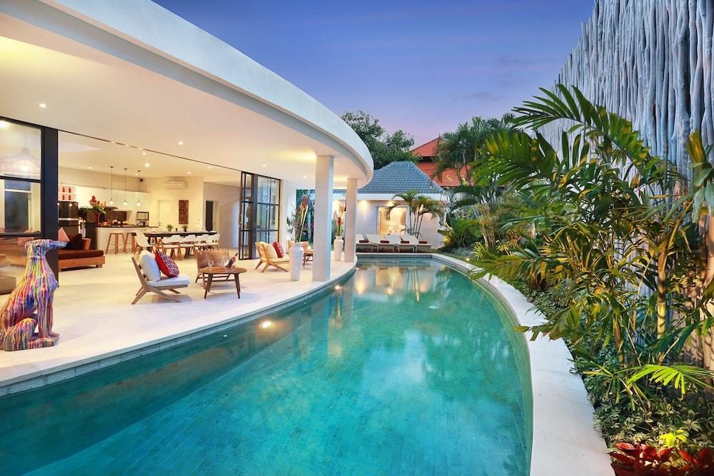 Modern Villa for Sale in the Heart of Seminyak