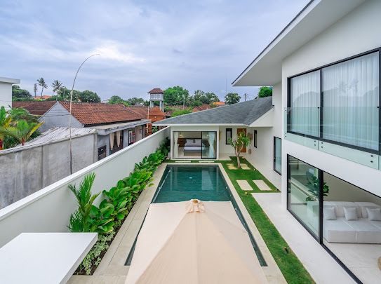 4-bedroom leasehold villa in Seminyak — photo 3 of 5