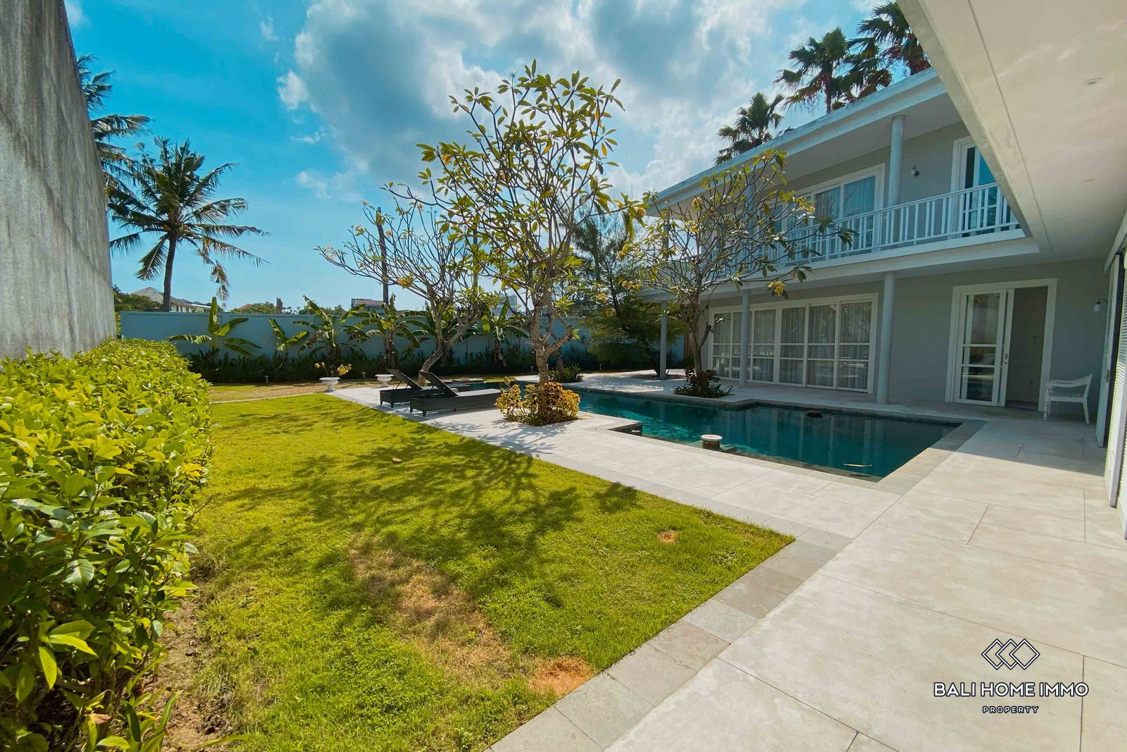 4-bedroom freehold villa in Canggu — photo 3 of 5