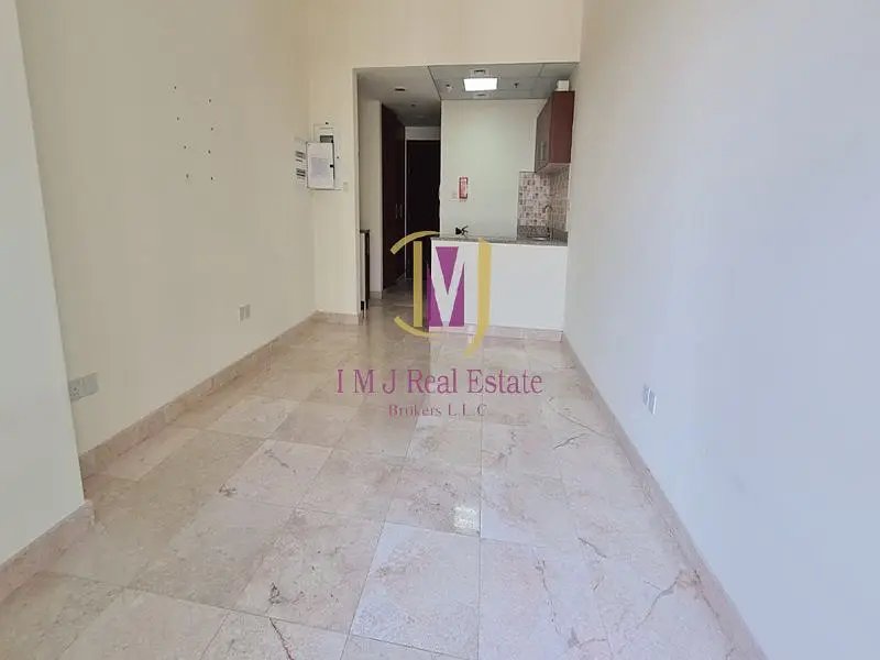 studio freehold apartment in Business Bay — photo 1 of 5