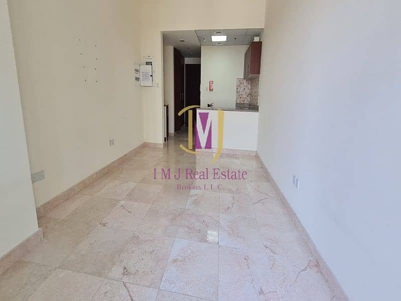 studio freehold apartment in Business Bay — photo 2 of 5