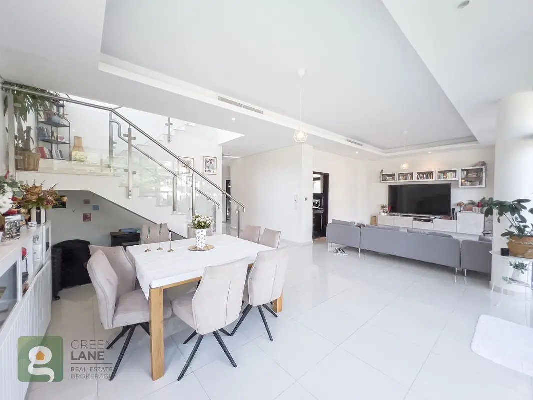 5-bedroom freehold villa in DAMAC Hills — photo 3 of 5