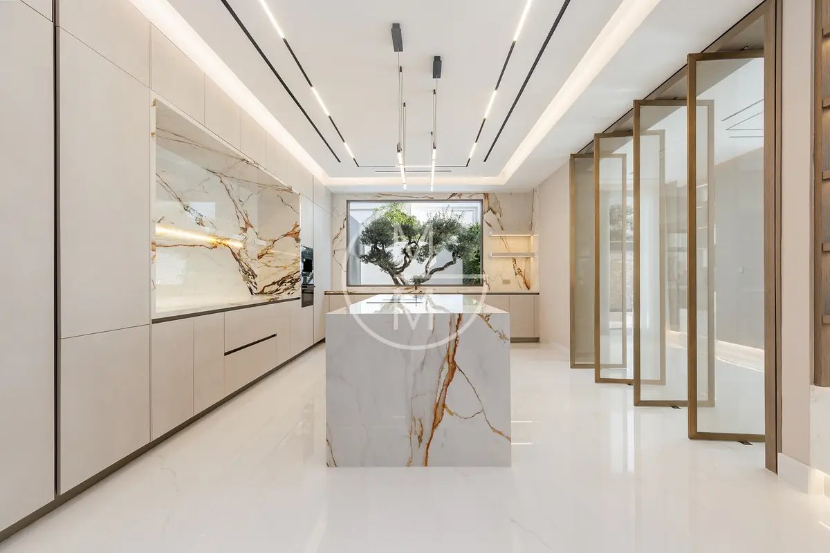 6-bedroom freehold villa in Al Barari — photo 4 of 4