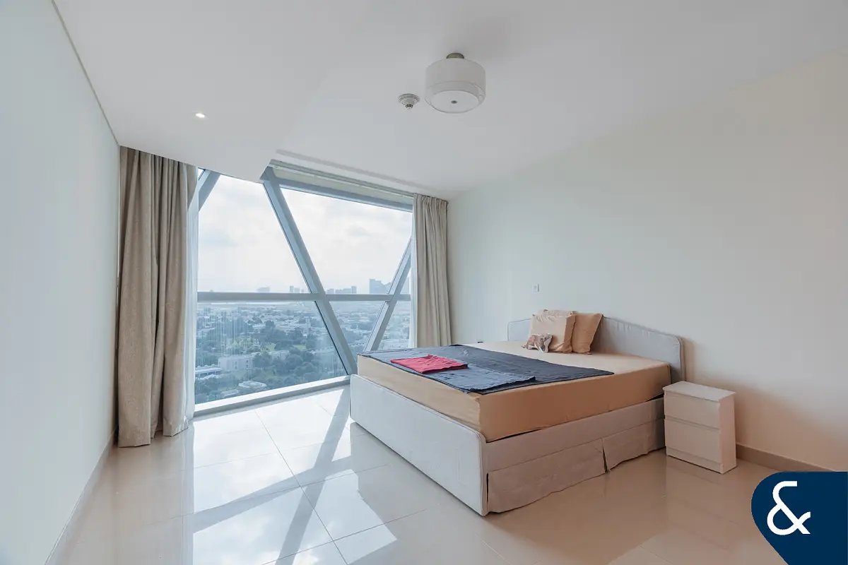 3-bedroom freehold apartment in DIFC — photo 1 of 5