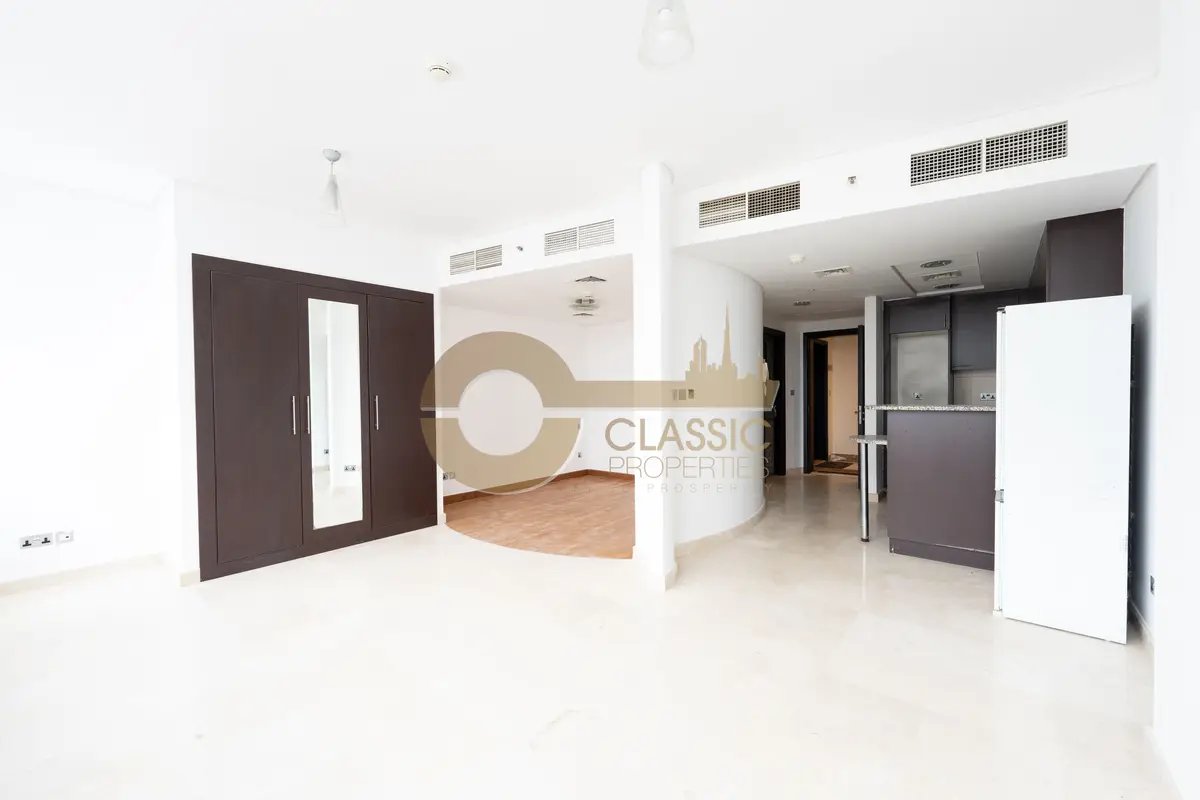 studio freehold apartment in DIFC — photo 2 of 5
