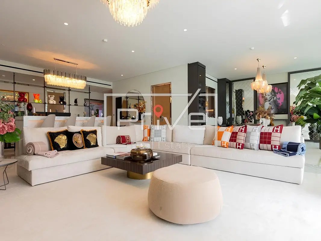 4-bedroom freehold apartment in Palm Jumeirah — photo 1 of 5
