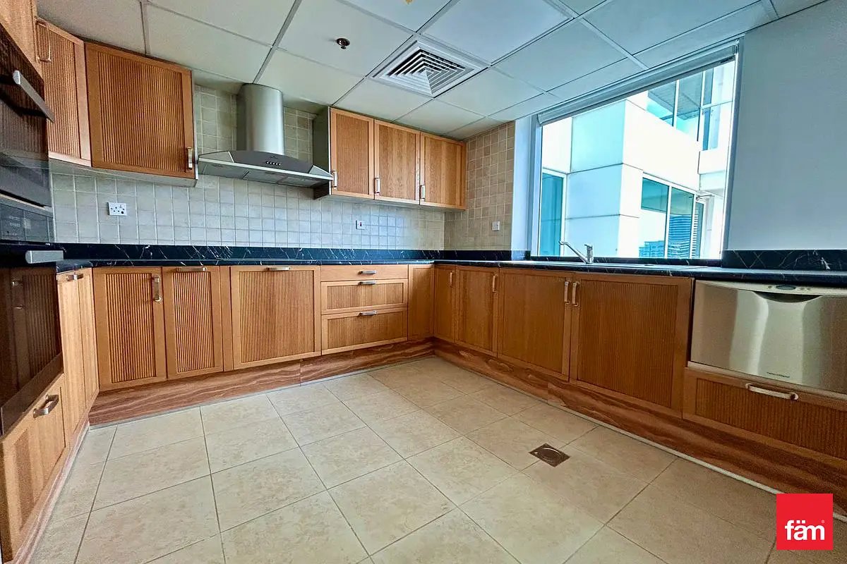 4-bedroom freehold apartment in Dubai Marina — photo 3 of 5