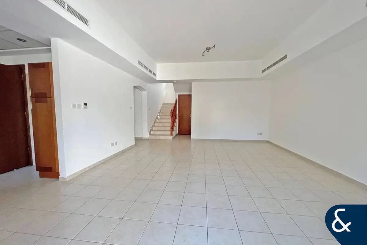 3-bedroom freehold villa in Arabian Ranches — photo 3 of 5