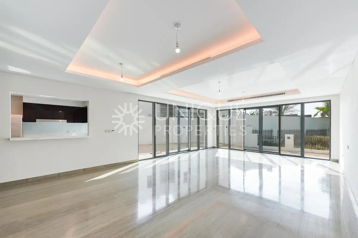 6-bedroom freehold villa in DAMAC Hills — photo 5 of 5