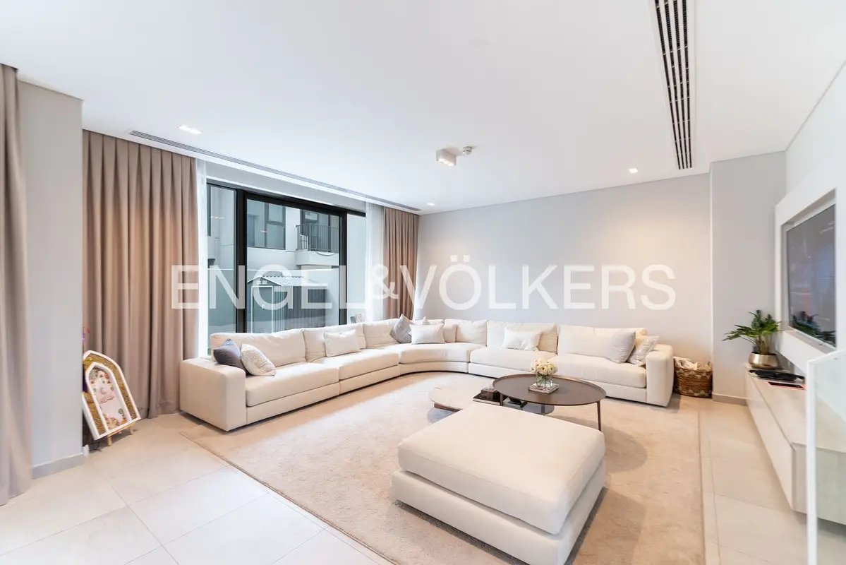 4-bedroom freehold villa in Mohammed Bin Rashid City (MBR City) — photo 3 of 5