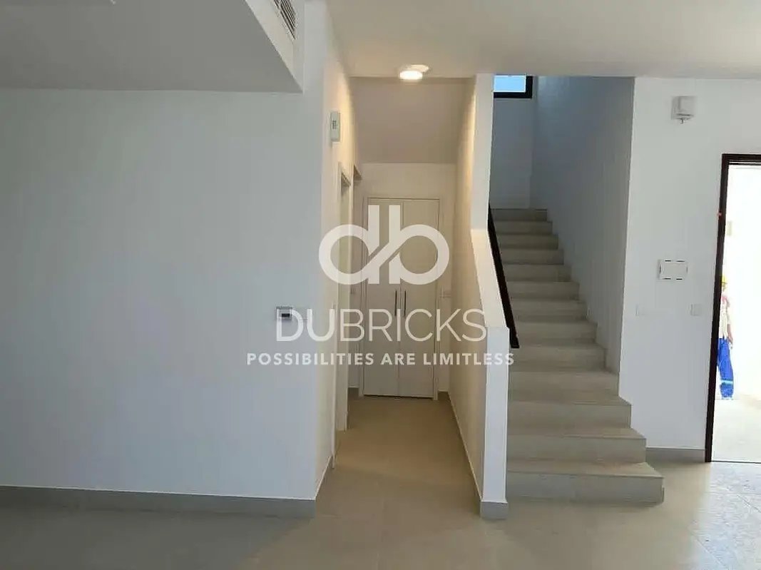 3-bedroom freehold villa in Town Square — photo 4 of 4