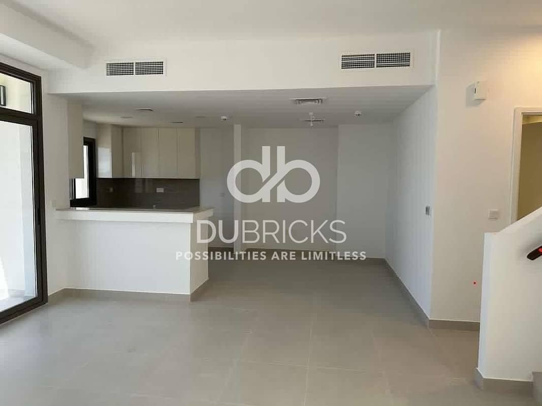 3-bedroom freehold villa in Town Square — photo 3 of 4