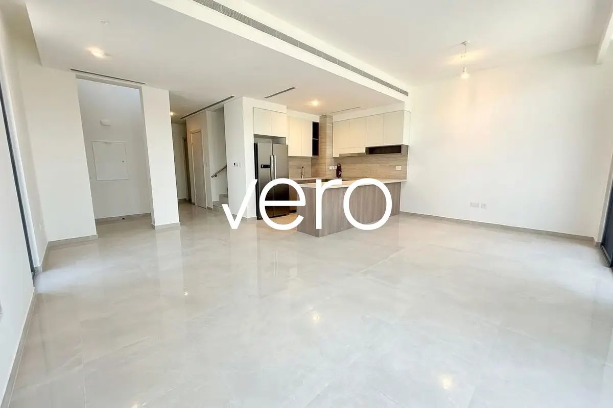 4-bedroom freehold villa in Mudon — photo 1 of 5