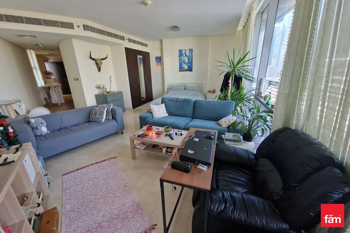 studio freehold apartment in DIFC — photo 2 of 5