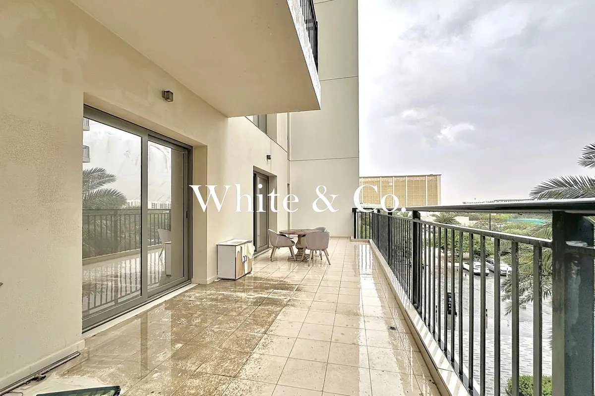 1-bedroom freehold apartment in Town Square — photo 1 of 5