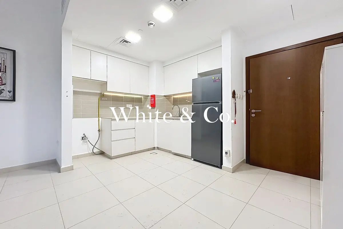 1-bedroom freehold apartment in Town Square — photo 3 of 5