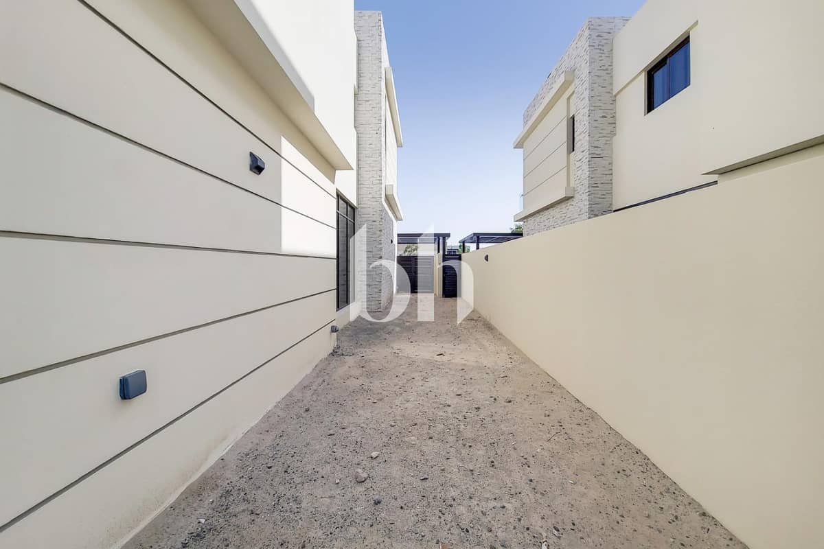 3-bedroom freehold villa in DAMAC Hills — photo 4 of 5
