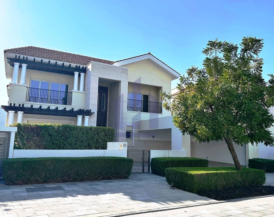 4-bedroom freehold villa in Mohammed Bin Rashid City (MBR City) — photo 1 of 4