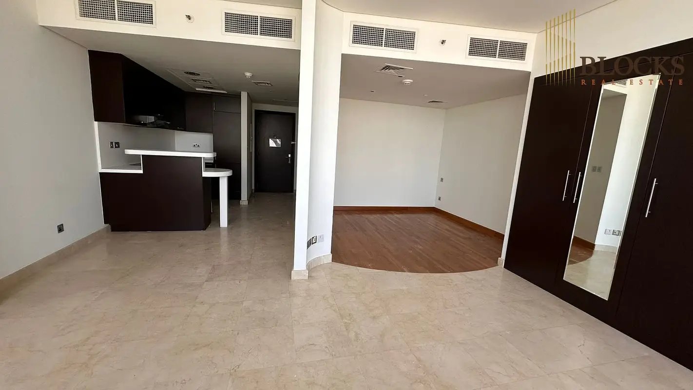 studio freehold apartment in DIFC — photo 3 of 5