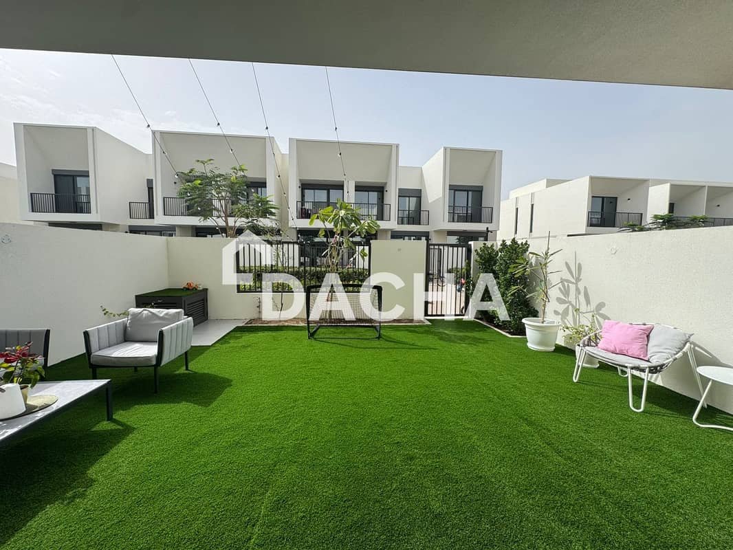 3-bedroom freehold villa in Town Square — photo 2 of 5