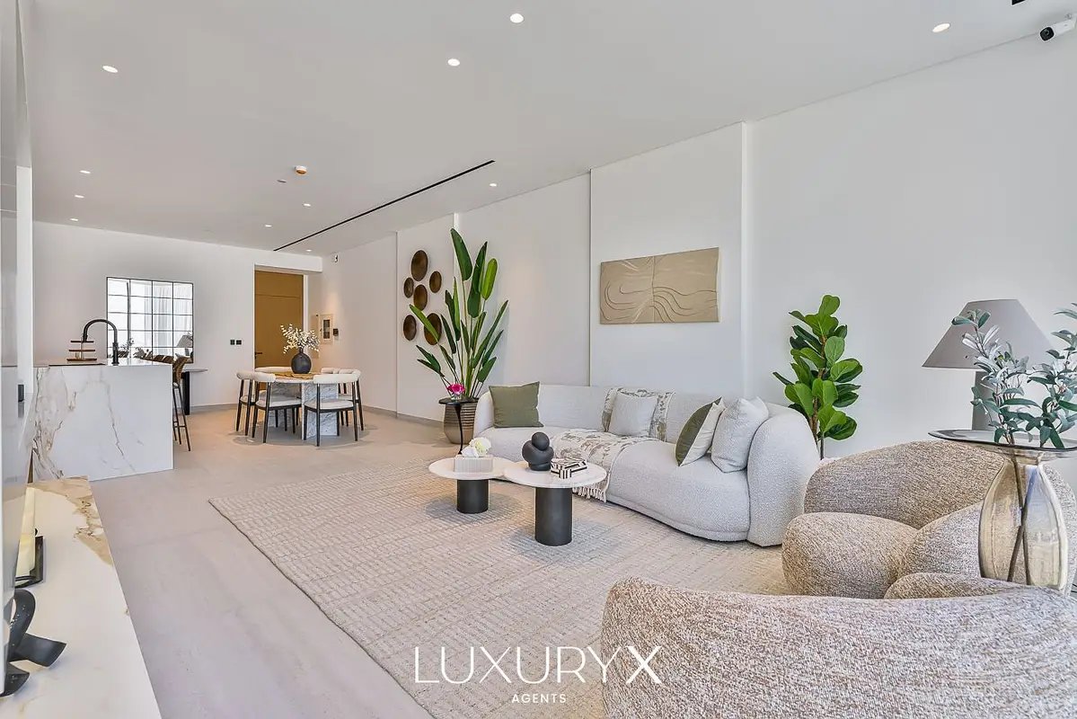 2-bedroom freehold apartment in Nad Al Sheba — photo 2 of 5