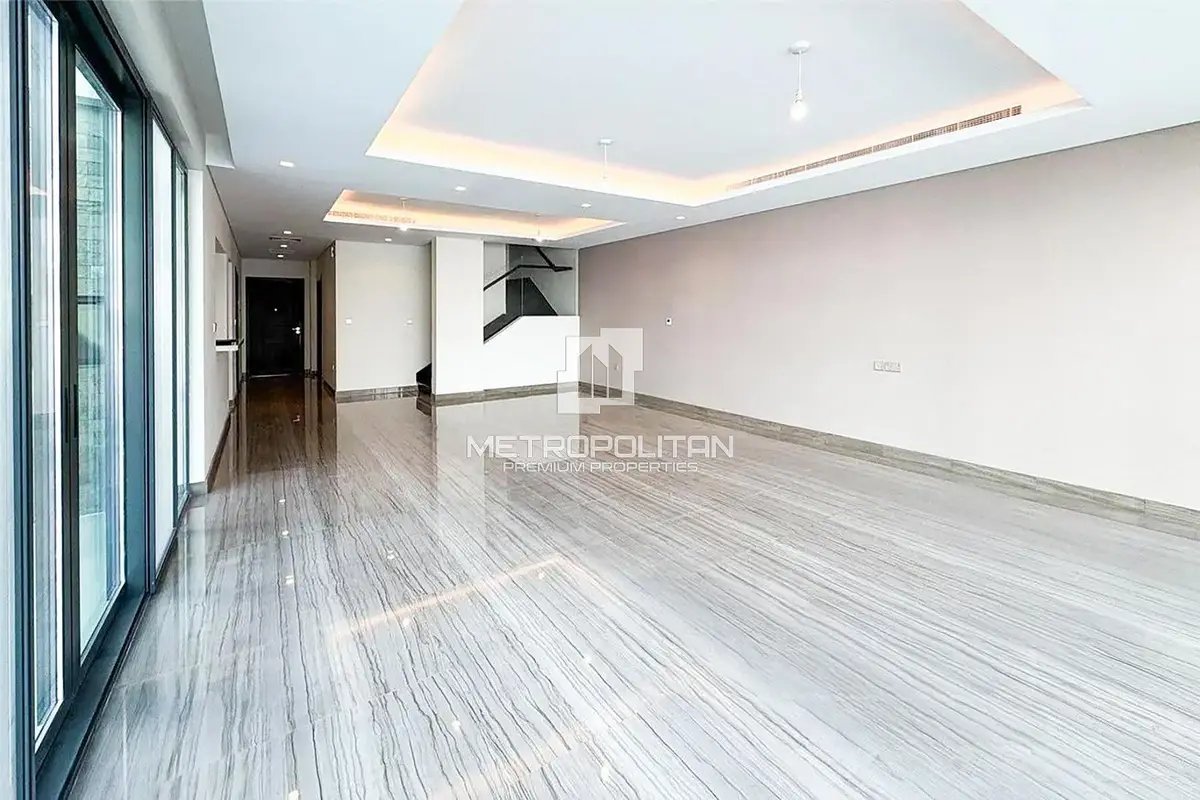 6-bedroom freehold villa in DAMAC Hills — photo 4 of 4