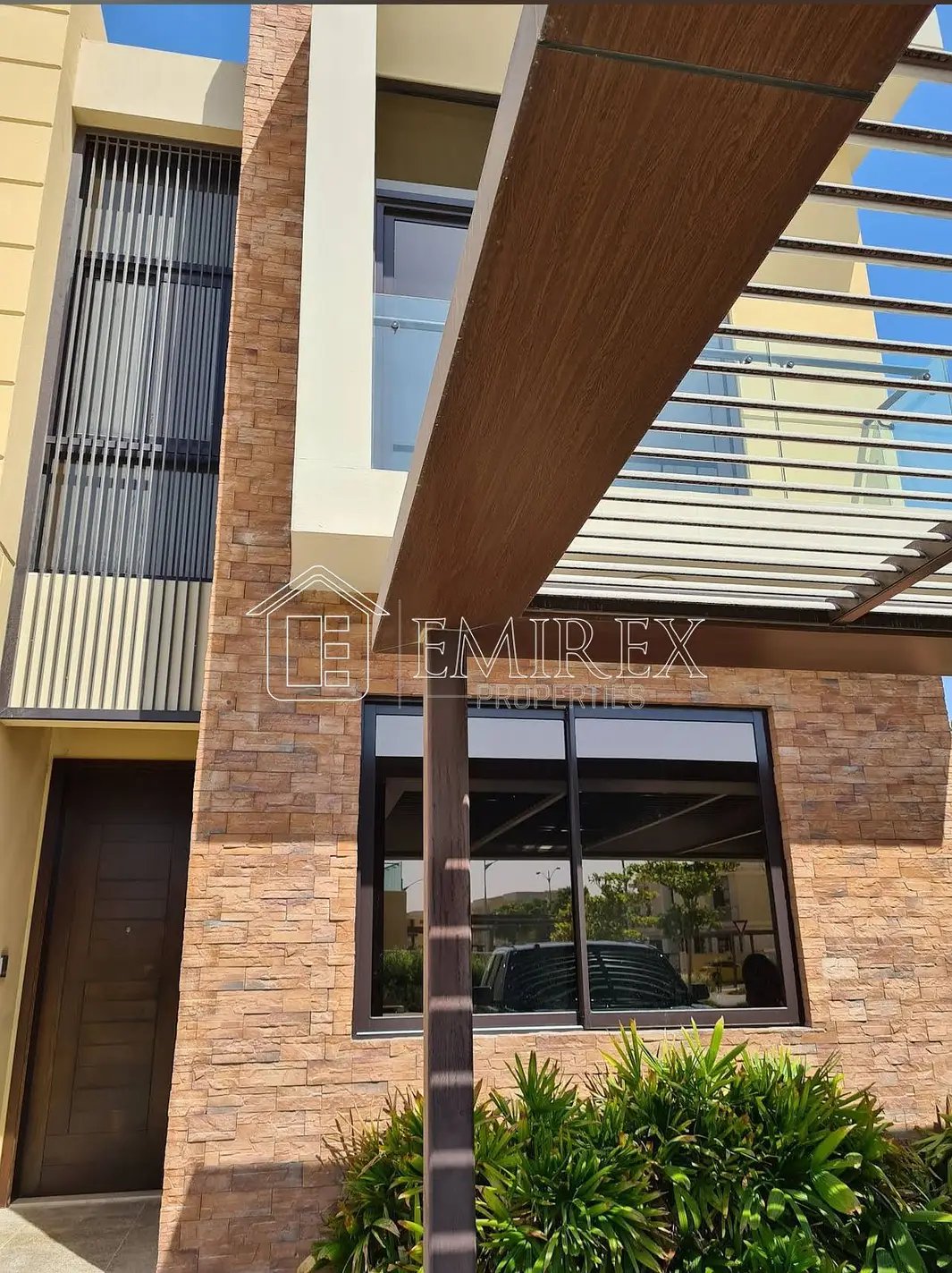 3-bedroom freehold villa in DAMAC Hills — photo 3 of 5