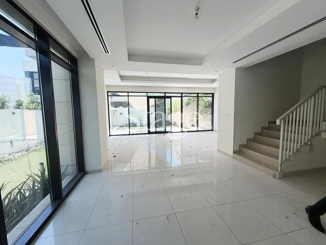 3-bedroom freehold villa in DAMAC Hills — photo 2 of 4
