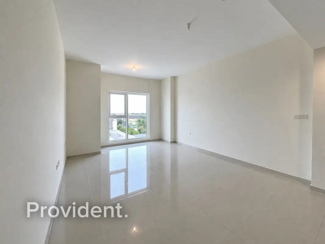 2-bedroom freehold apartment in DAMAC Hills 2 (Akoya by DAMAC) — photo 3 of 5