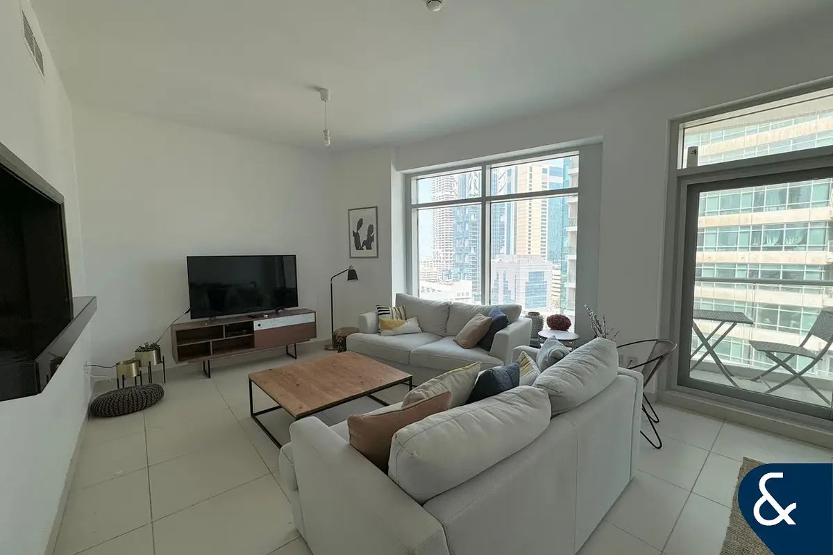 2-bedroom freehold apartment in Downtown Dubai — photo 1 of 5