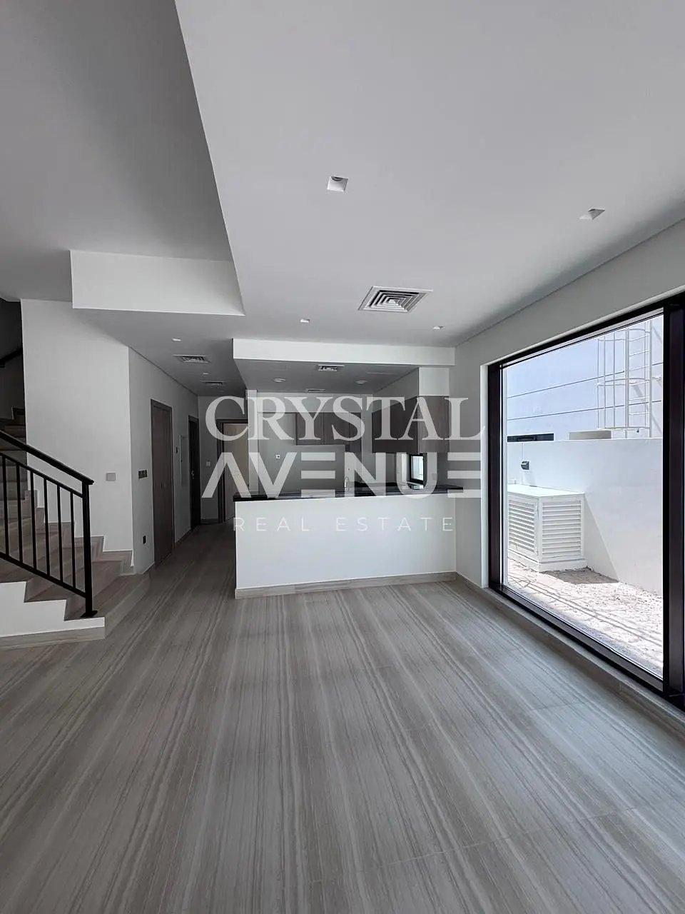 5-bedroom freehold villa in DAMAC Hills — photo 4 of 4