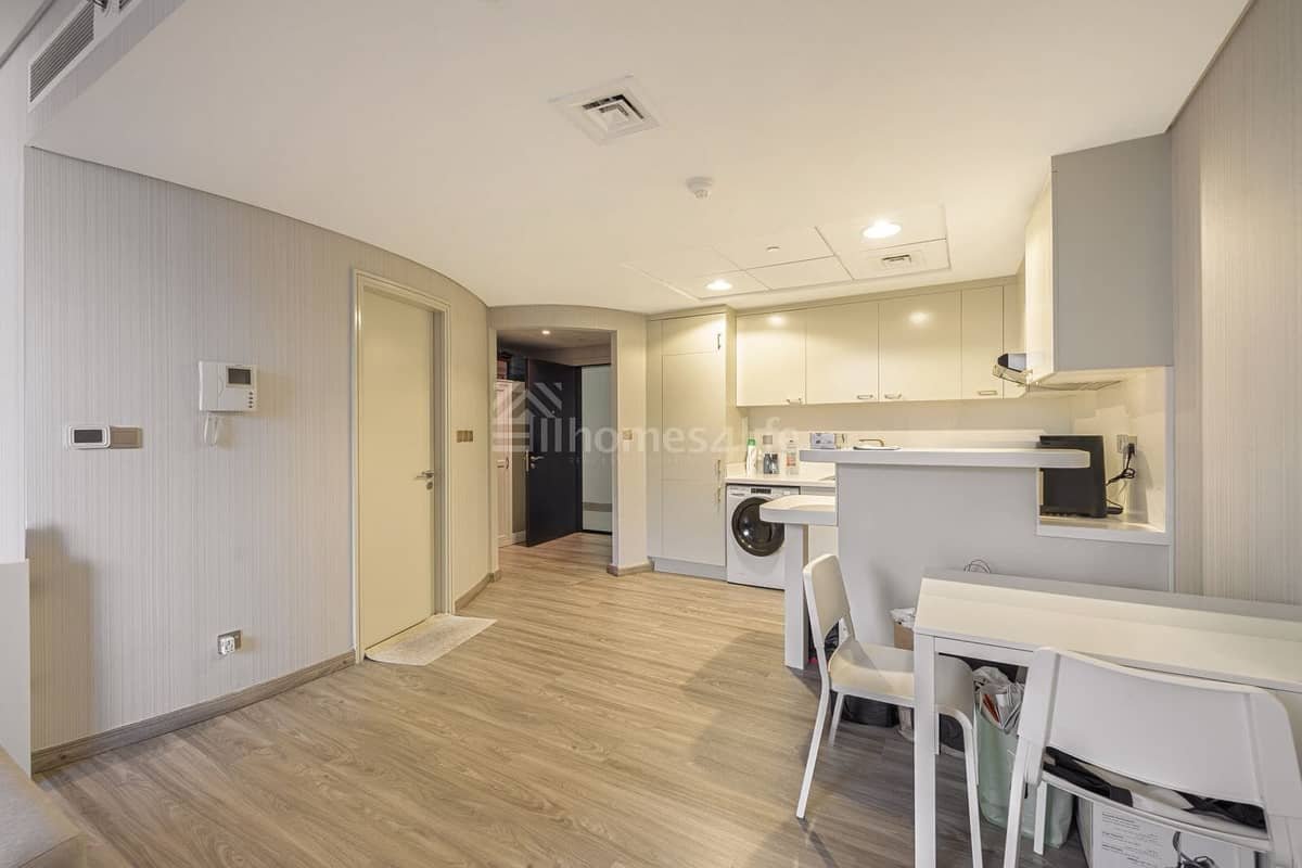 studio freehold apartment in DIFC — photo 1 of 4