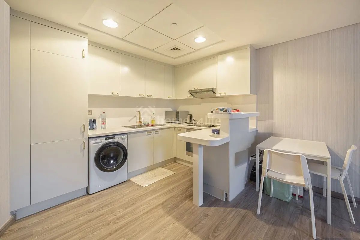 studio freehold apartment in DIFC — photo 2 of 4