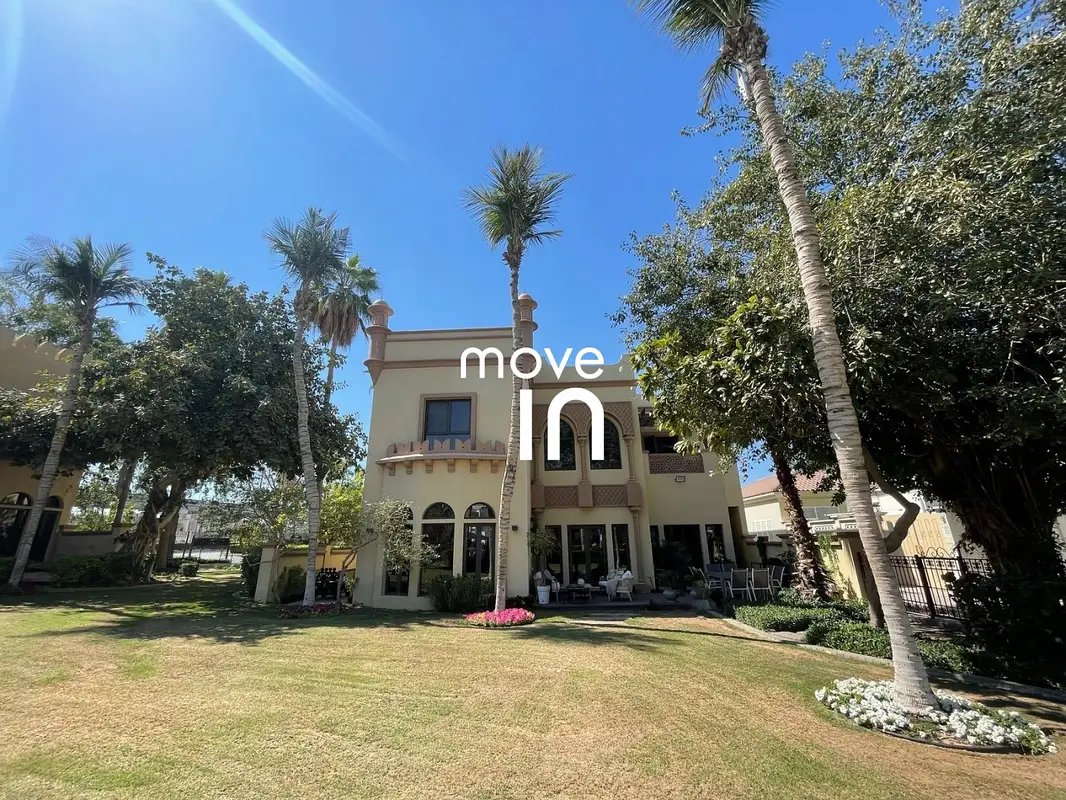 4-bedroom freehold villa in Palm Jumeirah — photo 1 of 5