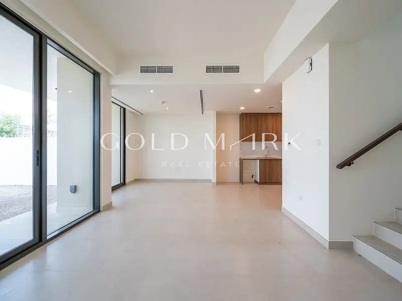 3-bedroom freehold villa in Town Square — photo 2 of 4