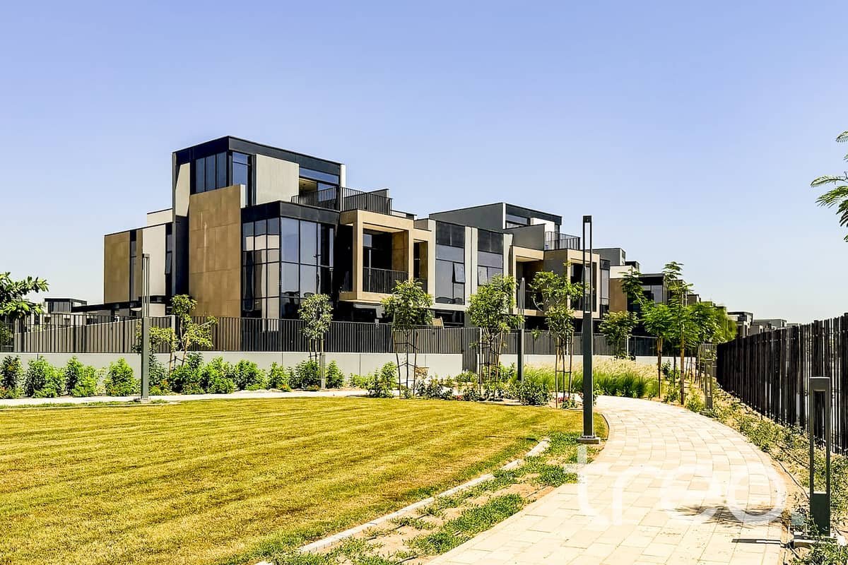 4-bedroom freehold villa in Mudon — photo 1 of 4