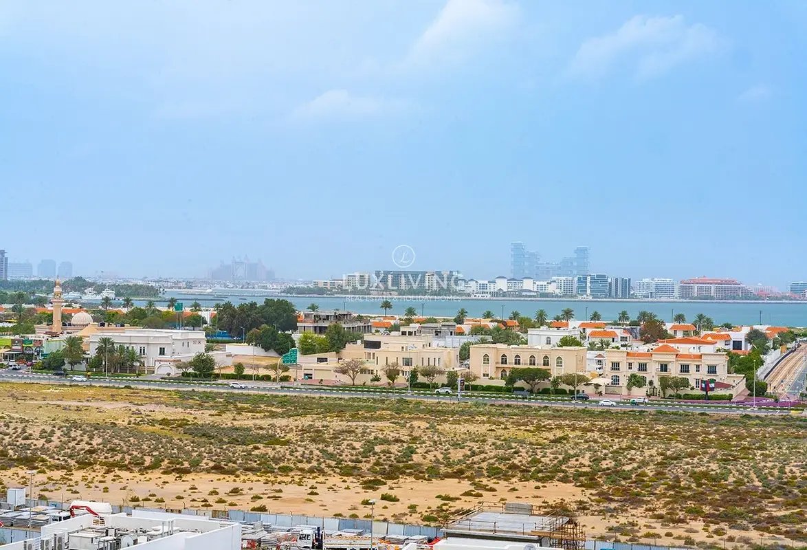 3-bedroom freehold apartment in Al Sufouh — photo 1 of 4