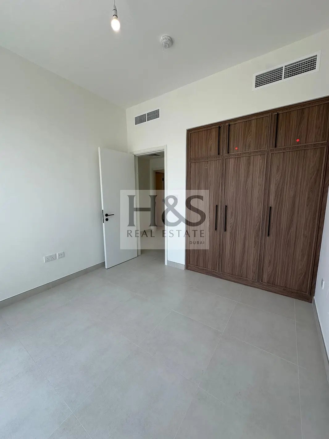 3-bedroom freehold villa in Town Square — photo 4 of 4