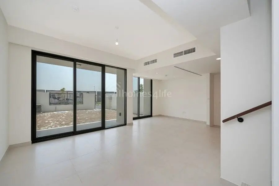 3-bedroom freehold villa in Town Square — photo 4 of 4