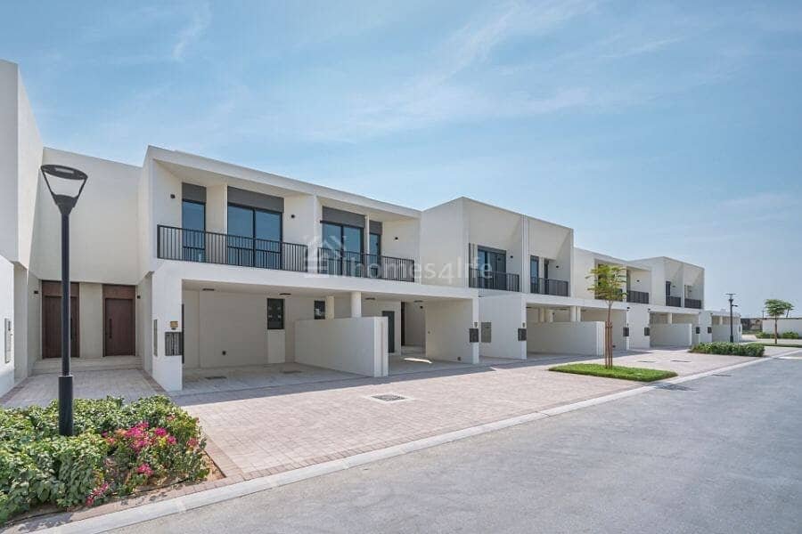3-bedroom freehold villa in Town Square — photo 3 of 4