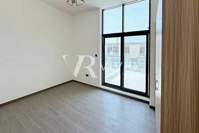 4-bedroom freehold villa in Mohammed Bin Rashid City (MBR City) — photo 2 of 5
