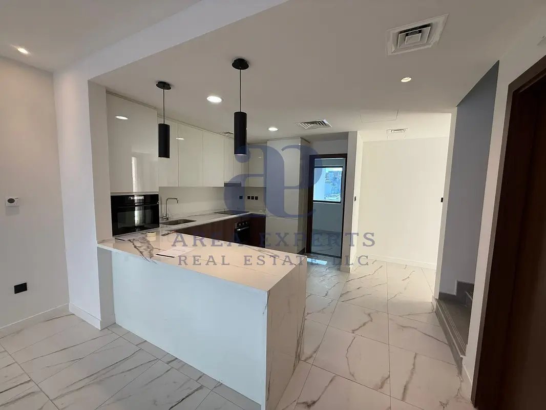 4-bedroom freehold villa in Mohammed Bin Rashid City (MBR City) — photo 2 of 5