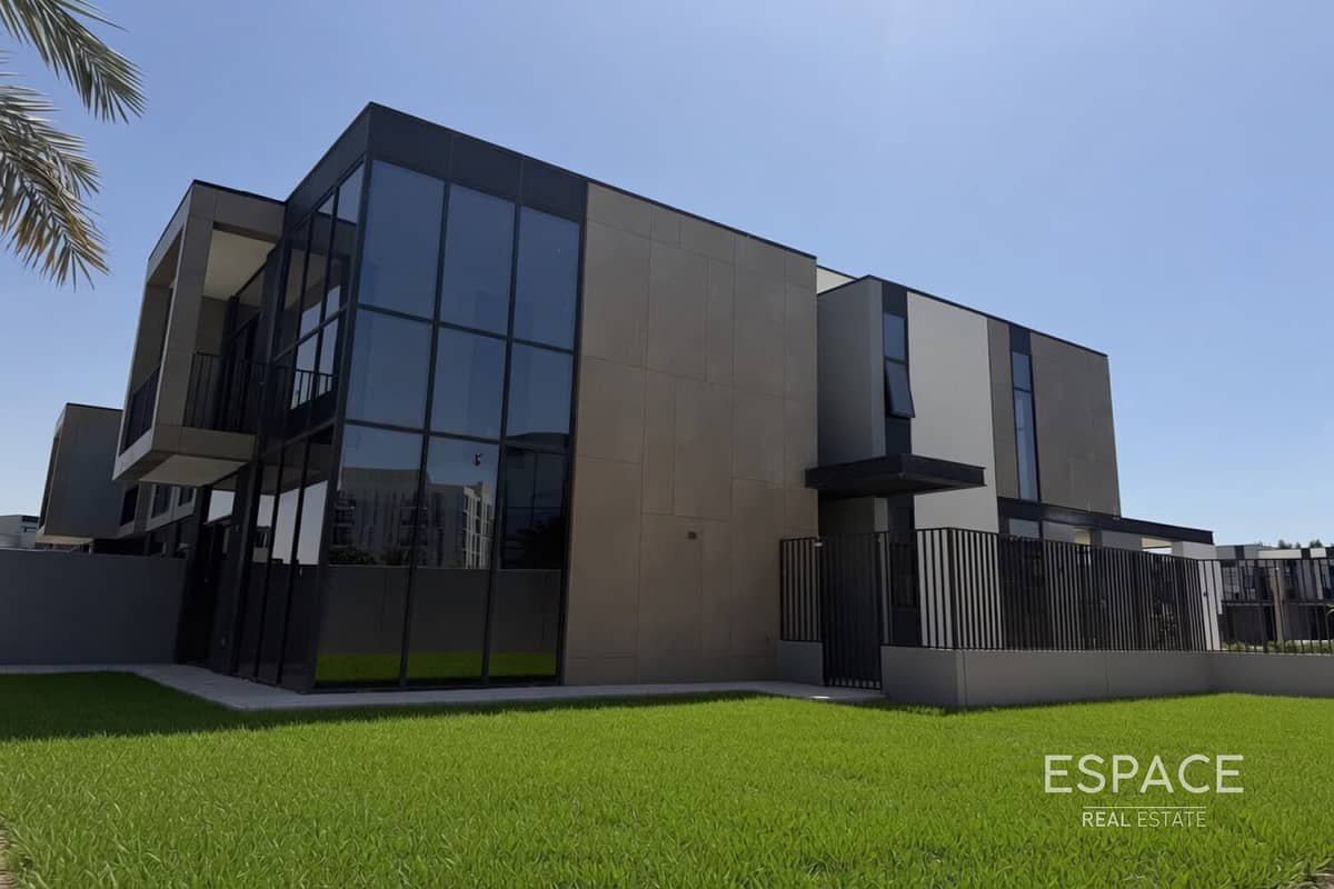 4-bedroom freehold villa in Mudon — photo 1 of 4