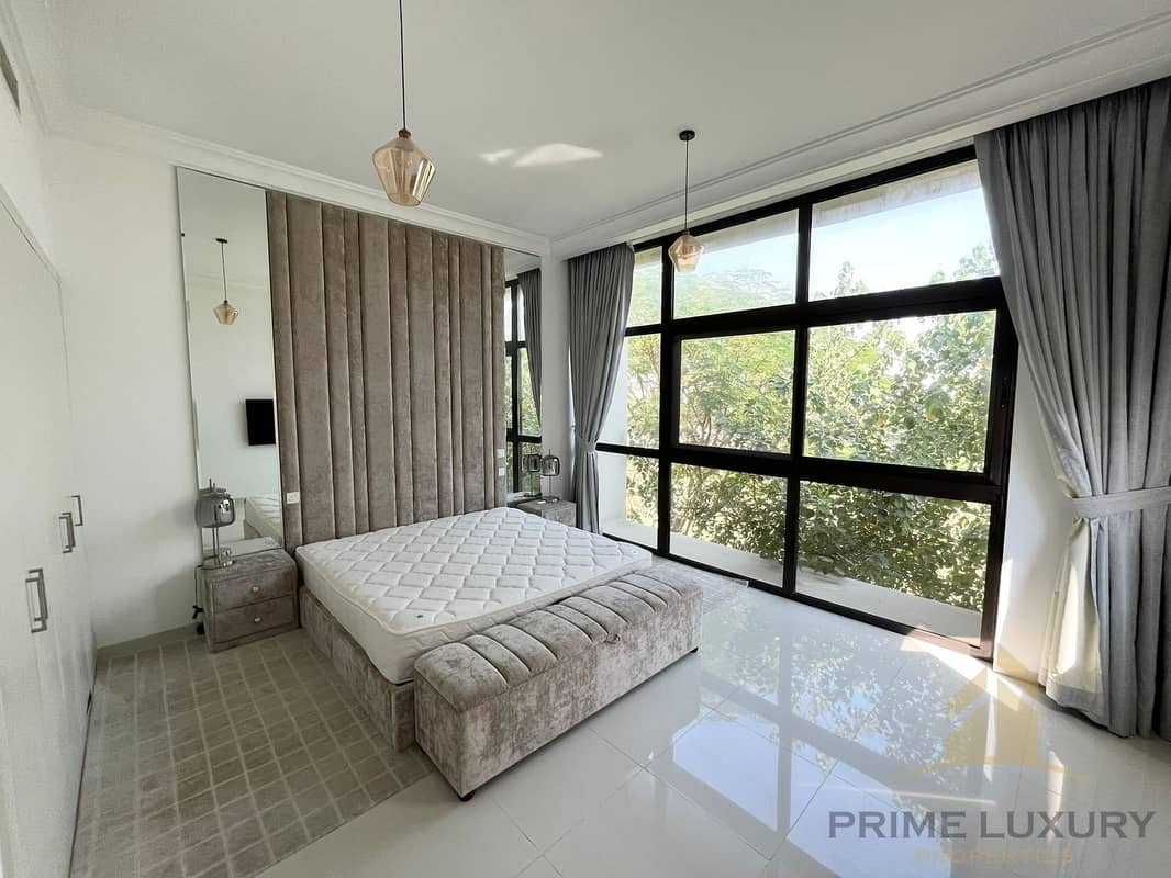 5-bedroom freehold villa in DAMAC Hills — photo 1 of 4