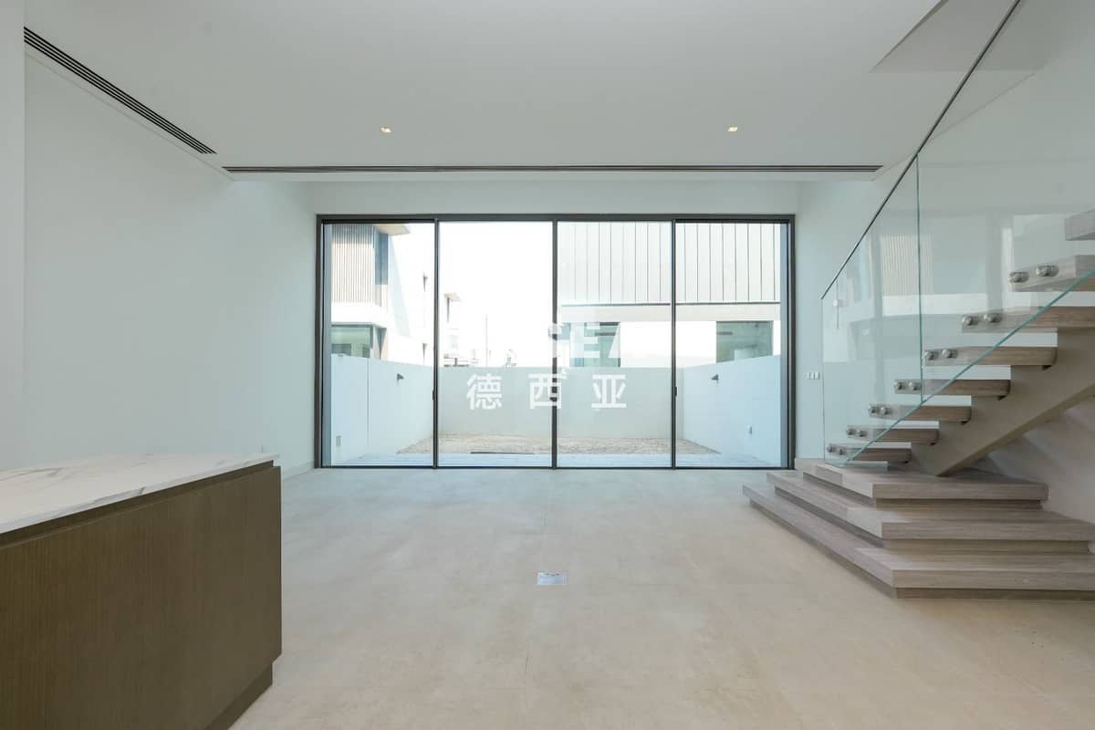 3-bedroom freehold villa in Nad Al Sheba — photo 4 of 5