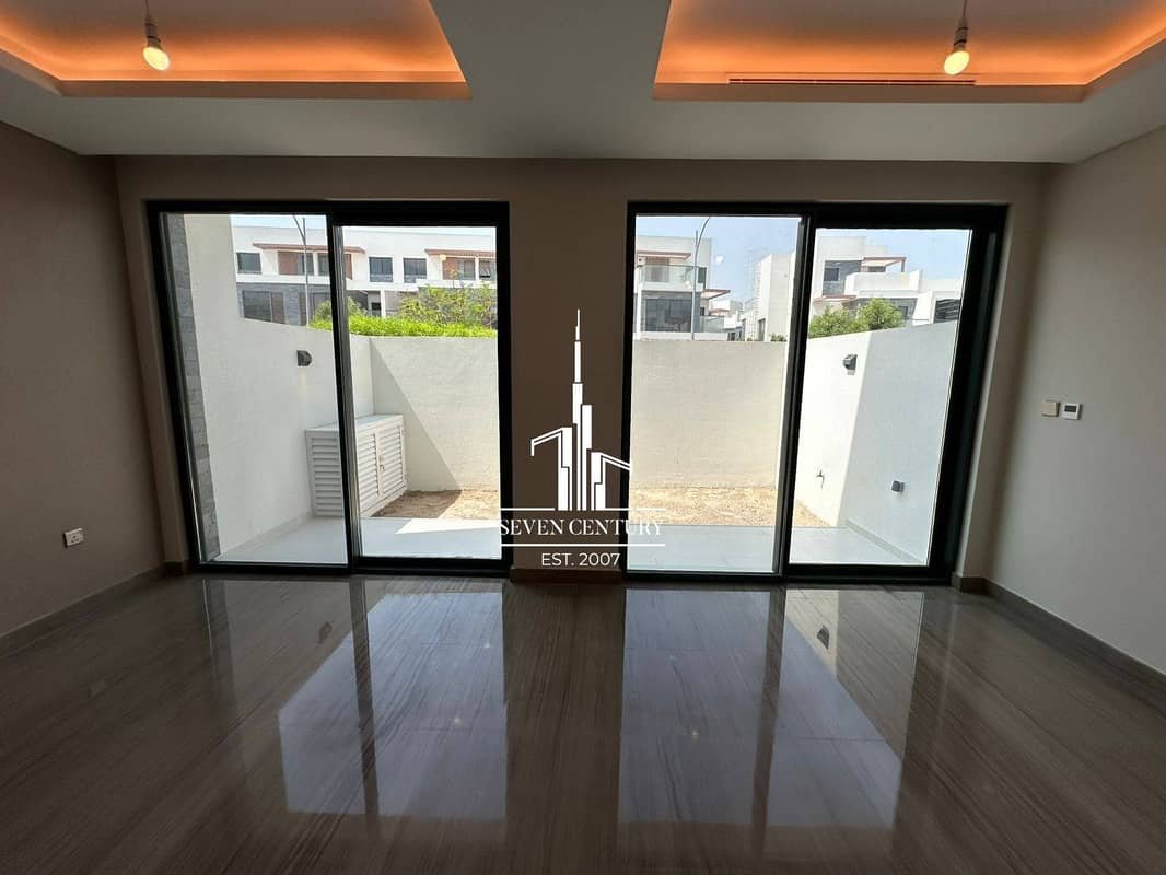 4-bedroom freehold villa in DAMAC Hills — photo 3 of 4