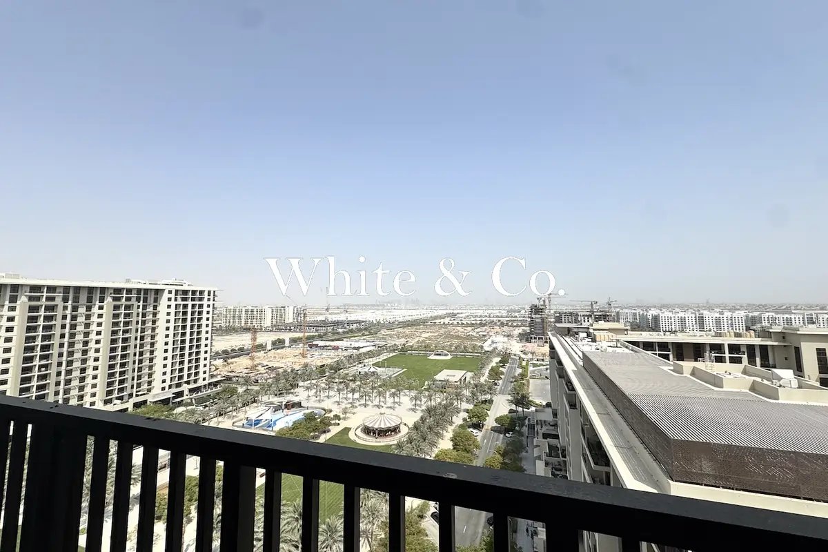 2-bedroom freehold apartment in Town Square — photo 2 of 5