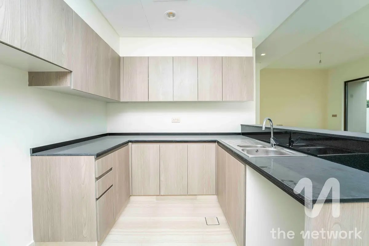 6-bedroom freehold villa in DAMAC Hills — photo 4 of 4
