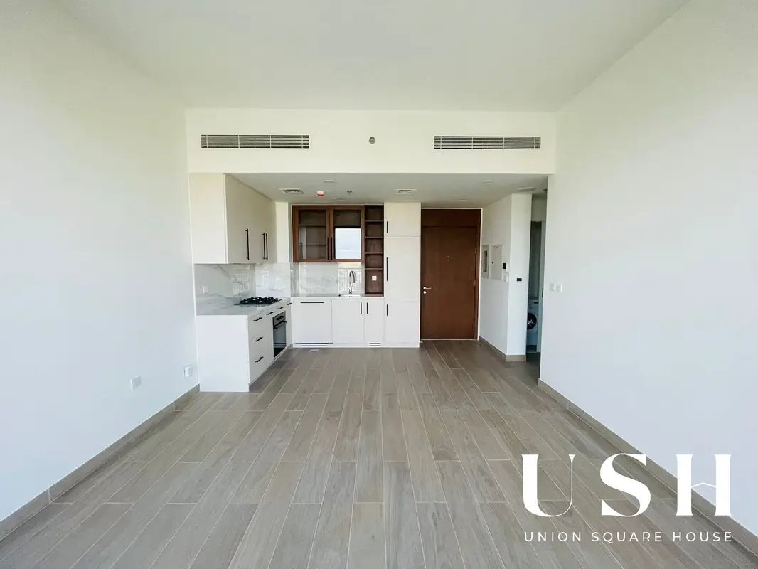 1-bedroom freehold apartment in Town Square — photo 3 of 5