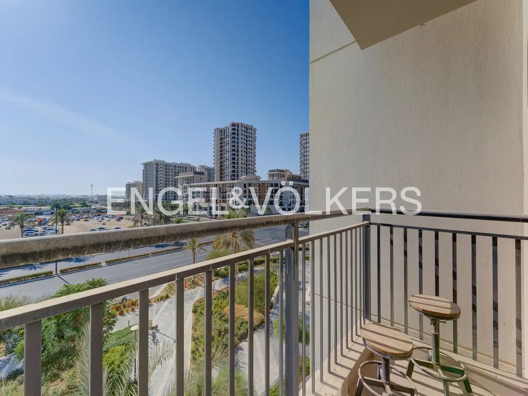 1-bedroom freehold apartment in Town Square — photo 3 of 5